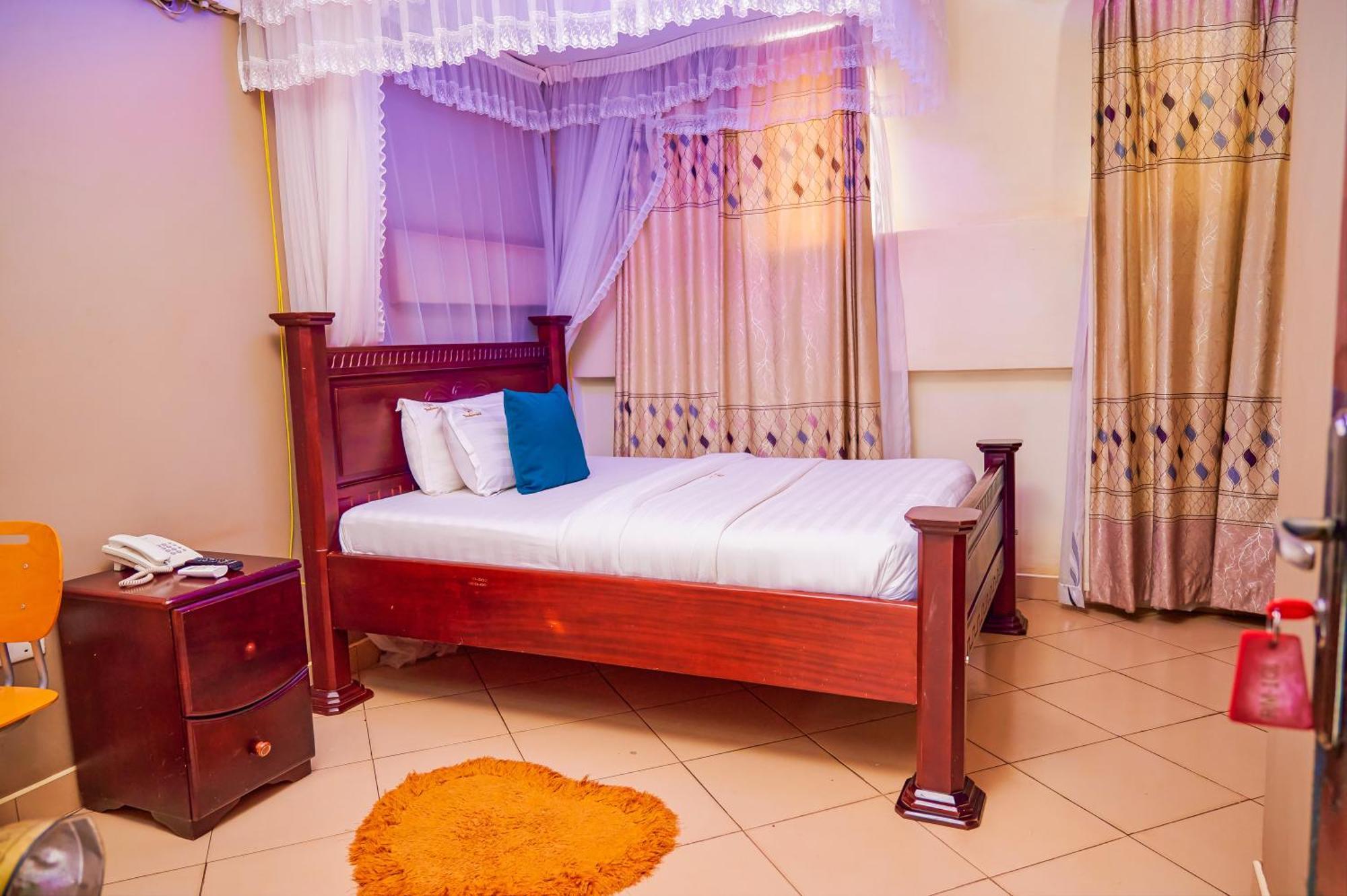 Twin Towers Hotel Kampala Dış mekan fotoğraf